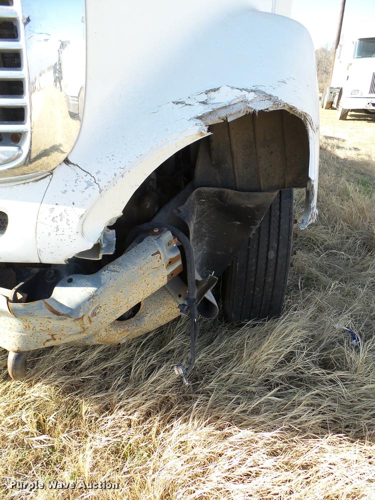 image for item DB2360 2004 Freightliner Columbia semi truck