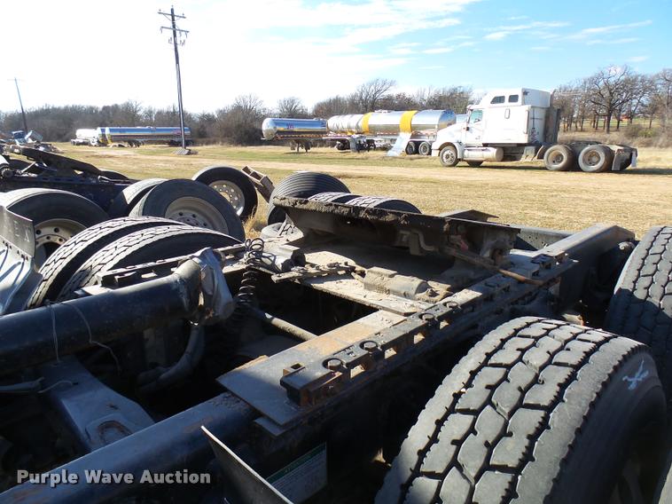 image for item DB2360 2004 Freightliner Columbia semi truck