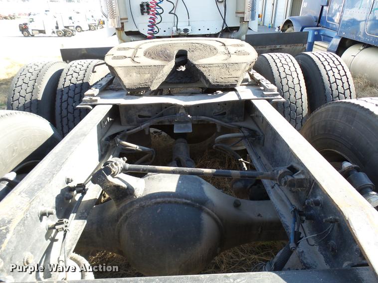 image for item DB2360 2004 Freightliner Columbia semi truck