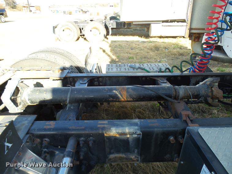 image for item DB2360 2004 Freightliner Columbia semi truck