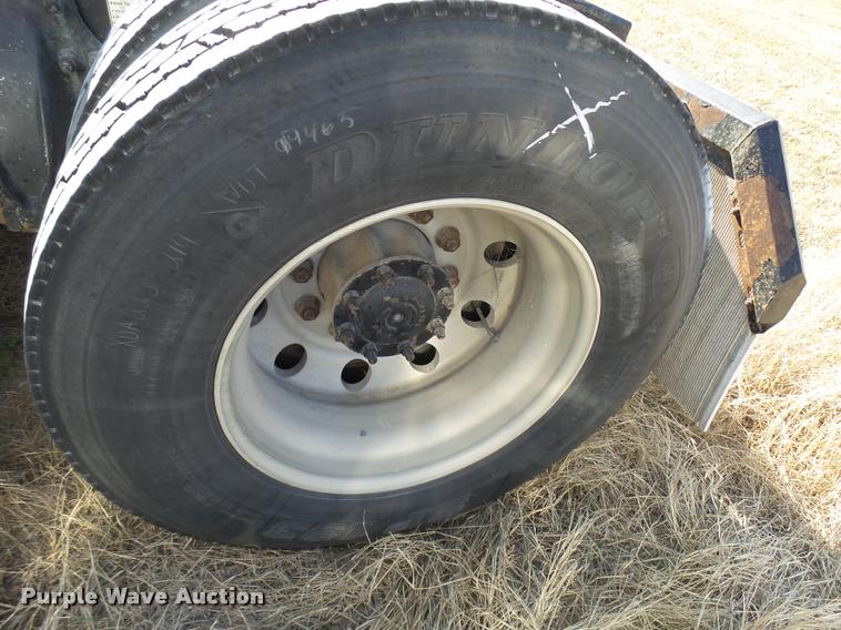 image for item DB2360 2004 Freightliner Columbia semi truck