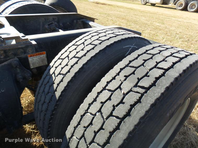 image for item DB2360 2004 Freightliner Columbia semi truck