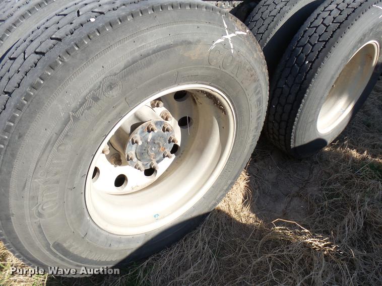 image for item DB2360 2004 Freightliner Columbia semi truck