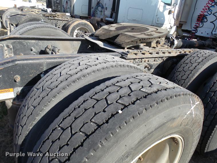 image for item DB2360 2004 Freightliner Columbia semi truck