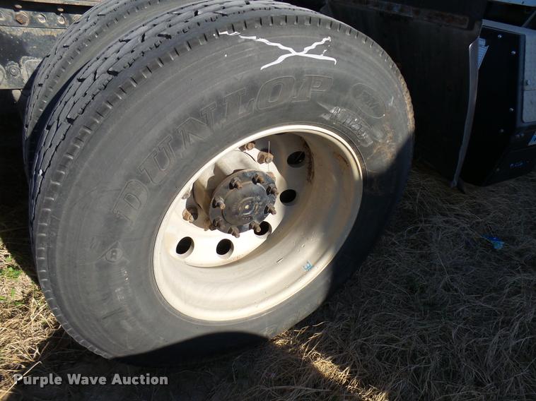 image for item DB2360 2004 Freightliner Columbia semi truck