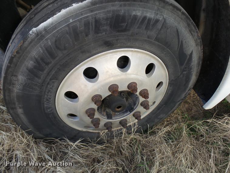 image for item DB2360 2004 Freightliner Columbia semi truck