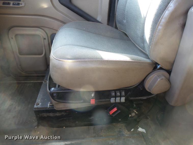 image for item DB2361 2006 International 9400i semi truck