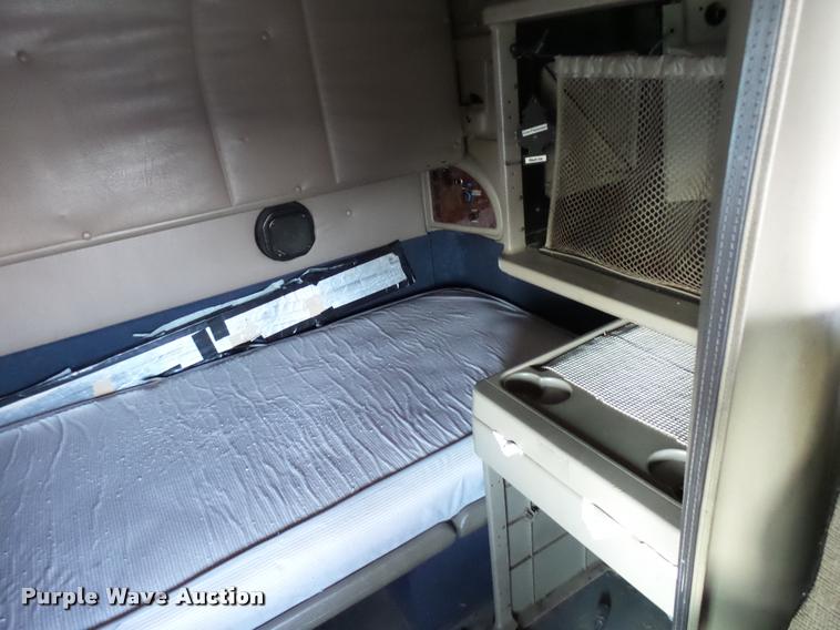 image for item DB2361 2006 International 9400i semi truck