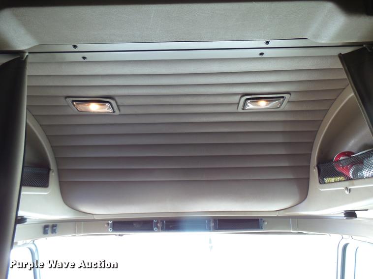 image for item DB2361 2006 International 9400i semi truck