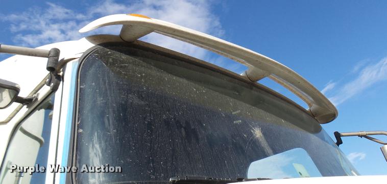 image for item DB2361 2006 International 9400i semi truck