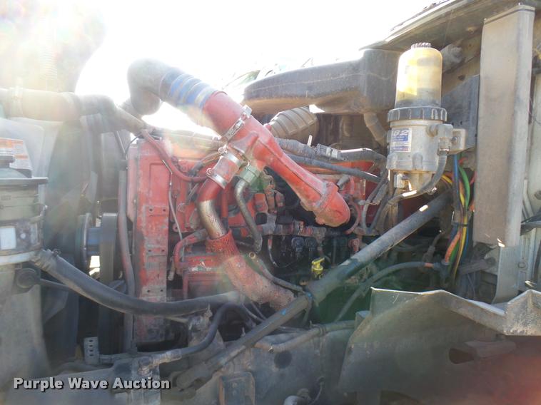 image for item DB2361 2006 International 9400i semi truck