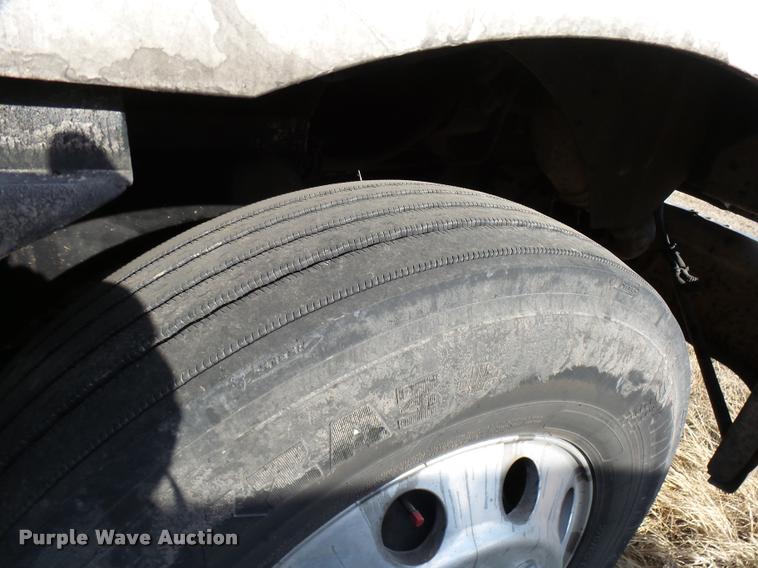 image for item DB2361 2006 International 9400i semi truck