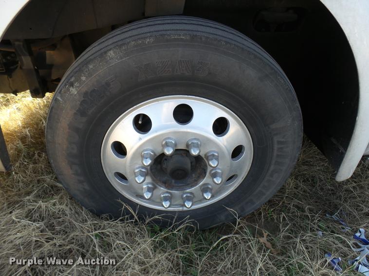 image for item DB2361 2006 International 9400i semi truck