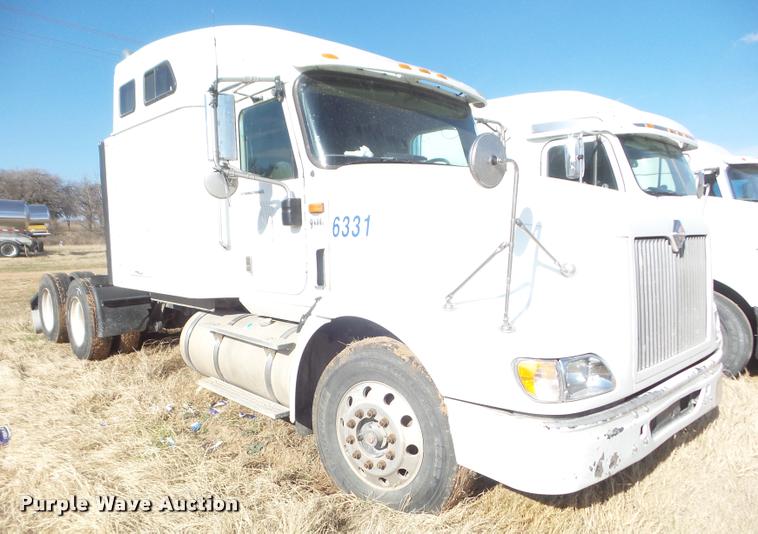 image for item DB2362 2007 International 9400i semi truck