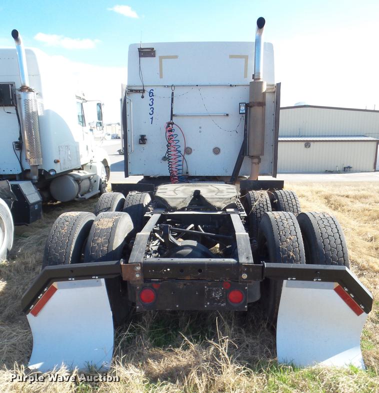 image for item DB2362 2007 International 9400i semi truck