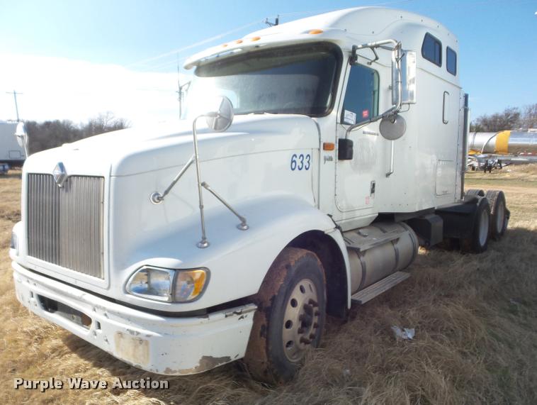 image for item DB2362 2007 International 9400i semi truck