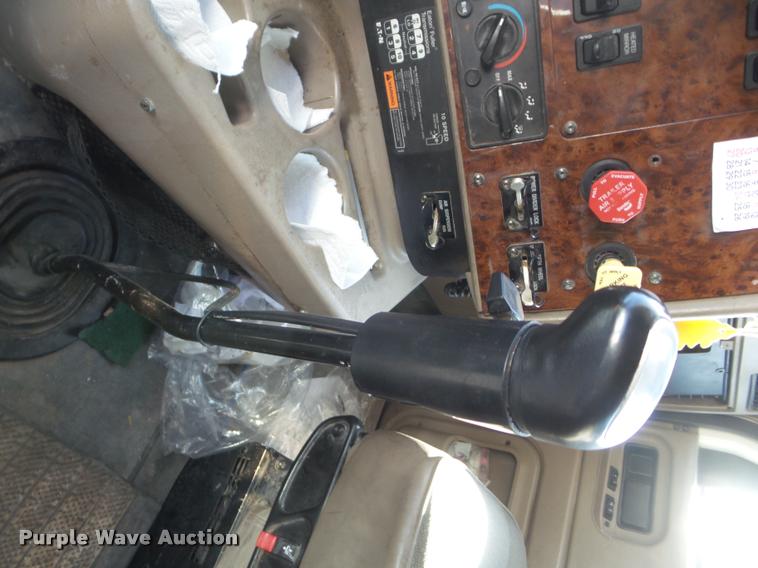 image for item DB2362 2007 International 9400i semi truck