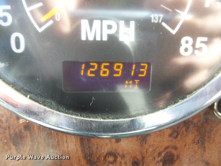 image for item DB2362 2007 International 9400i semi truck