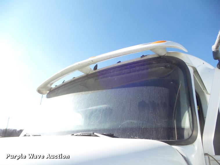 image for item DB2362 2007 International 9400i semi truck