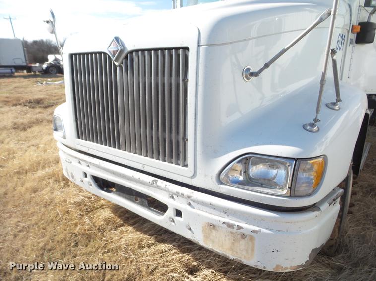 image for item DB2362 2007 International 9400i semi truck