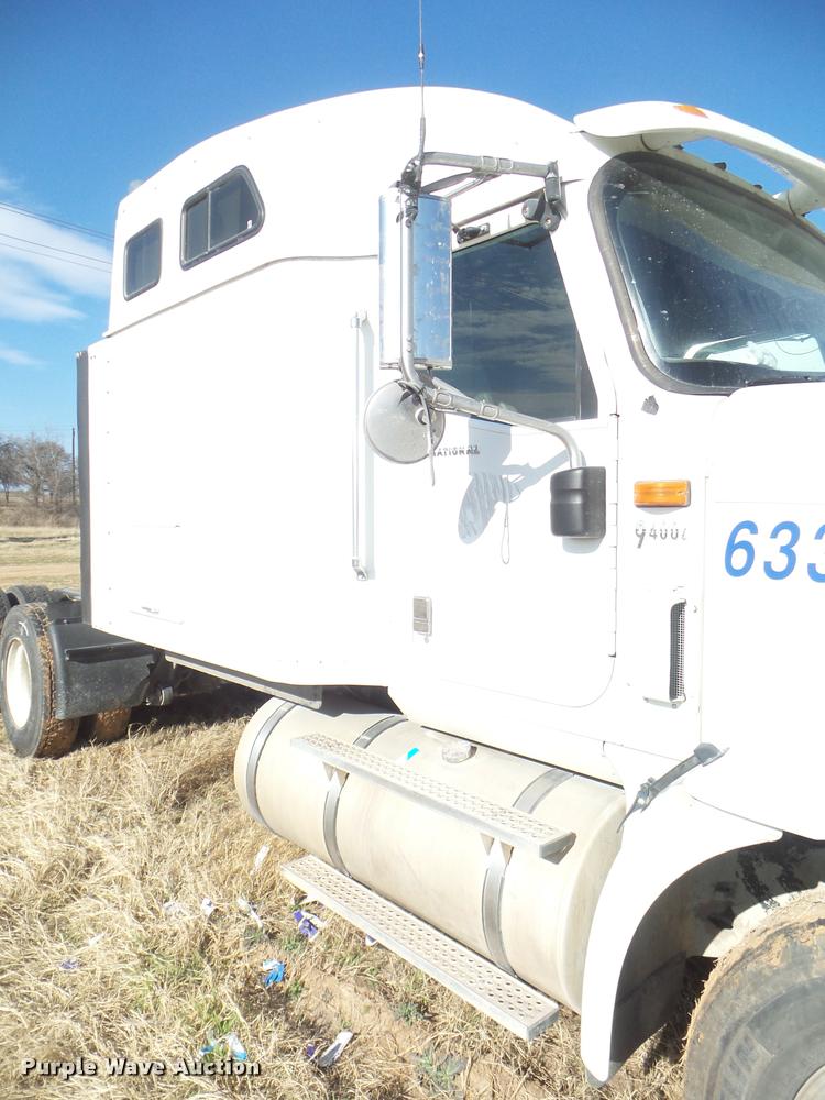 image for item DB2362 2007 International 9400i semi truck