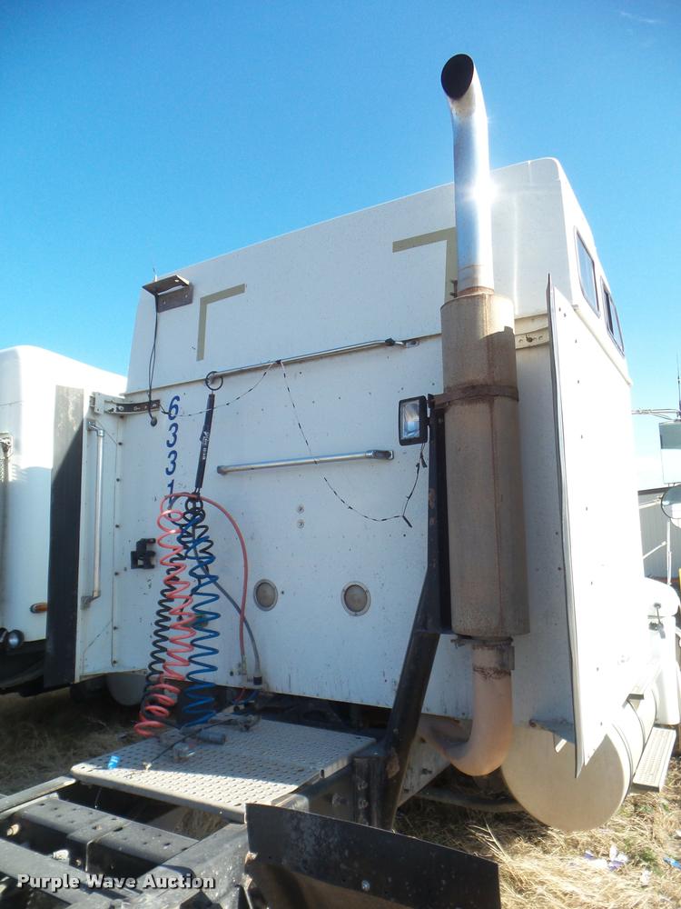 image for item DB2362 2007 International 9400i semi truck