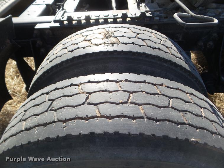 image for item DB2362 2007 International 9400i semi truck