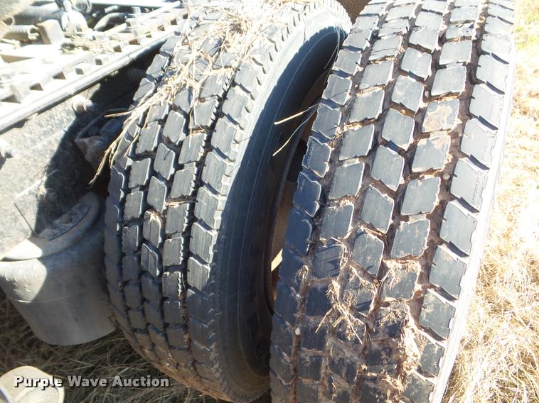 image for item DB2362 2007 International 9400i semi truck