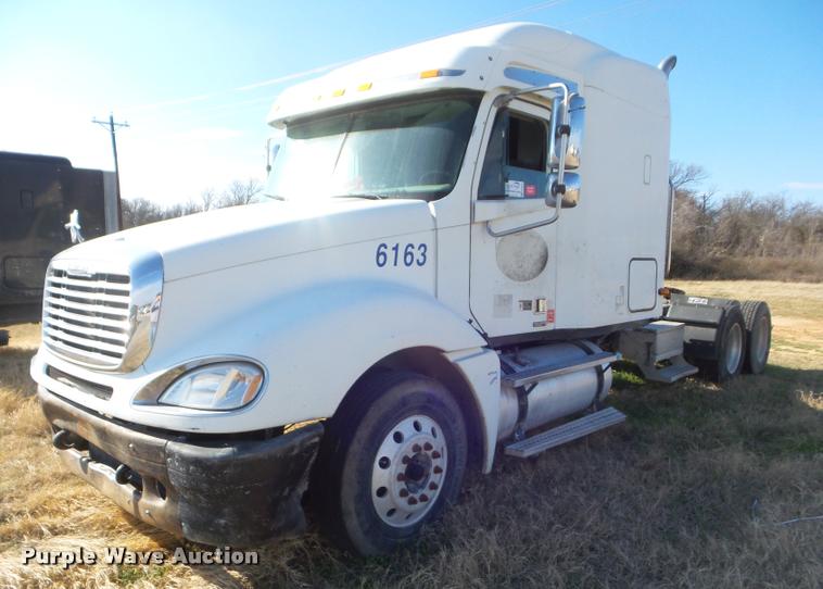 image for item DB2363 2004 Freightliner Columbia semi truck