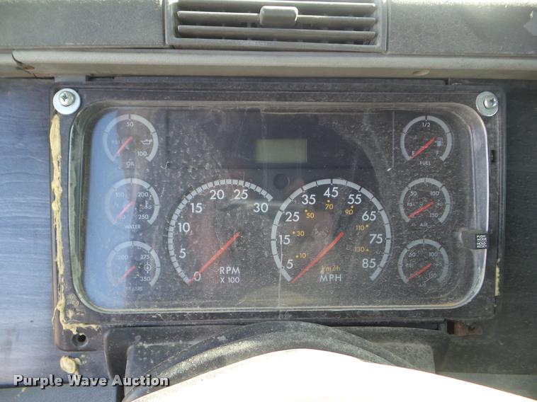 image for item DB2363 2004 Freightliner Columbia semi truck