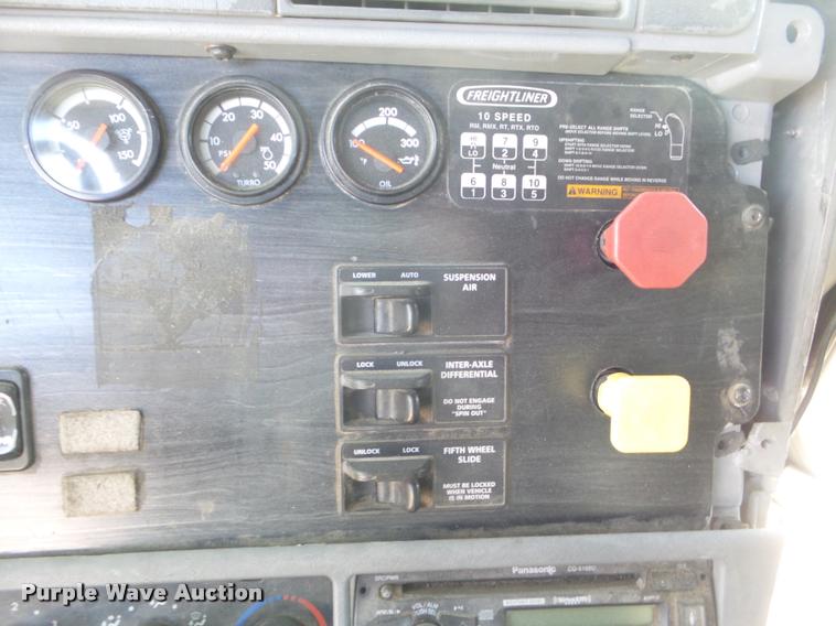 image for item DB2363 2004 Freightliner Columbia semi truck