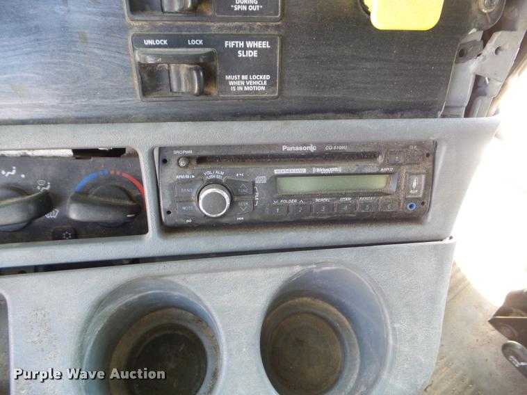 image for item DB2363 2004 Freightliner Columbia semi truck