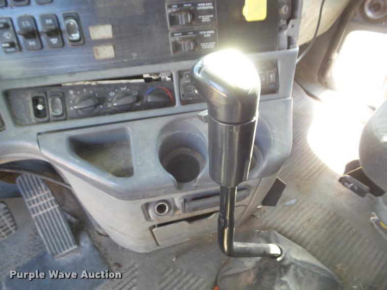 image for item DB2363 2004 Freightliner Columbia semi truck