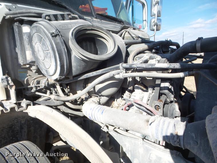 image for item DB2363 2004 Freightliner Columbia semi truck