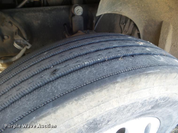 image for item DB2363 2004 Freightliner Columbia semi truck