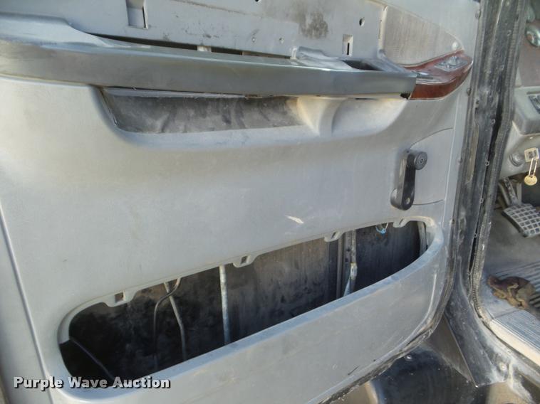 image for item DB2364 2003 Freightliner Century ST120 semi truck