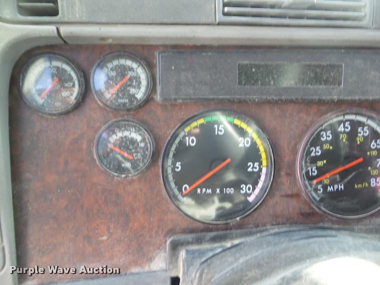 image for item DB2364 2003 Freightliner Century ST120 semi truck