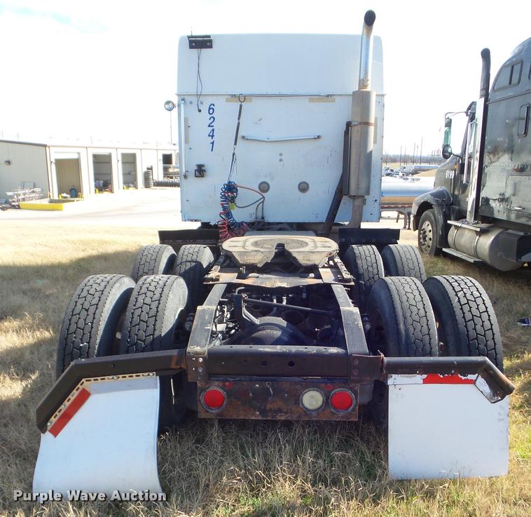 image for item DB2365 2006 International 9400i semi truck