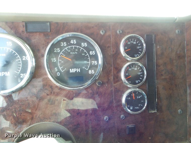 image for item DB2365 2006 International 9400i semi truck