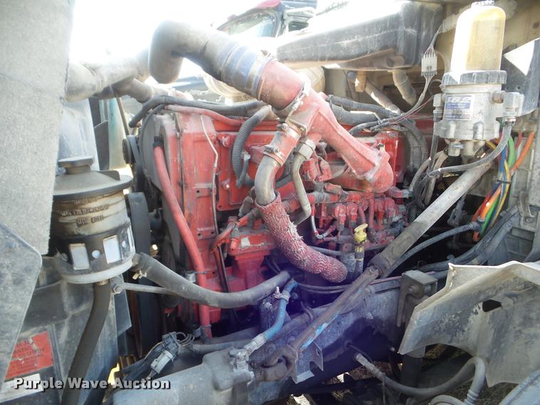 image for item DB2365 2006 International 9400i semi truck