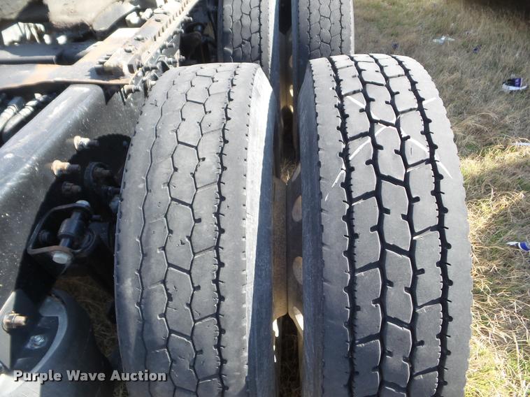 image for item DB2365 2006 International 9400i semi truck