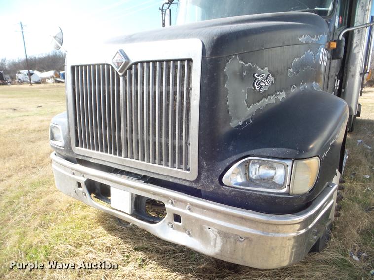 image for item DB2366 2007 International 9400i semi truck