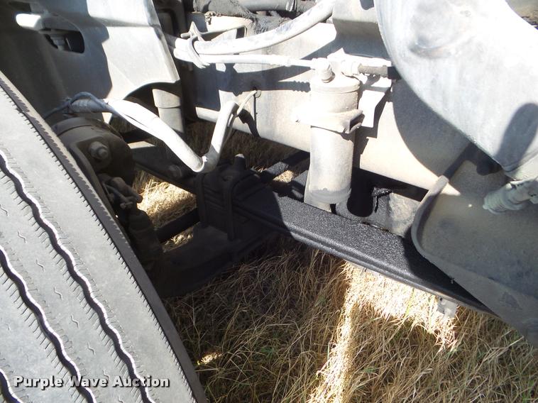 image for item DB2366 2007 International 9400i semi truck