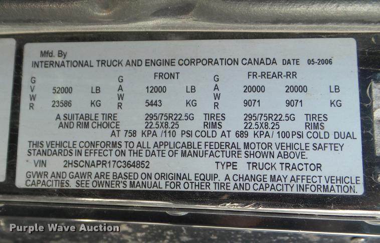 image for item DB2366 2007 International 9400i semi truck