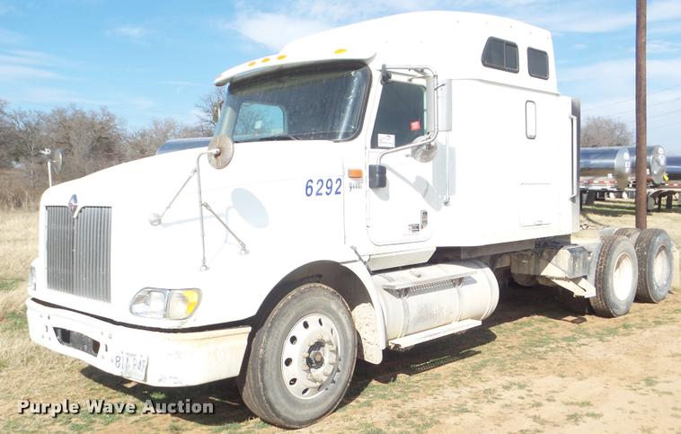 image for item DB2367 2007 International 9400i semi truck