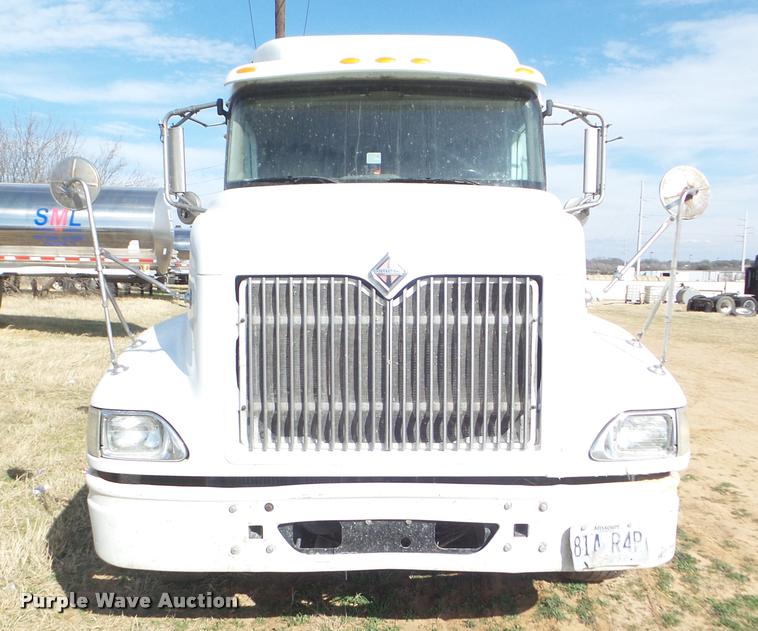 image for item DB2367 2007 International 9400i semi truck