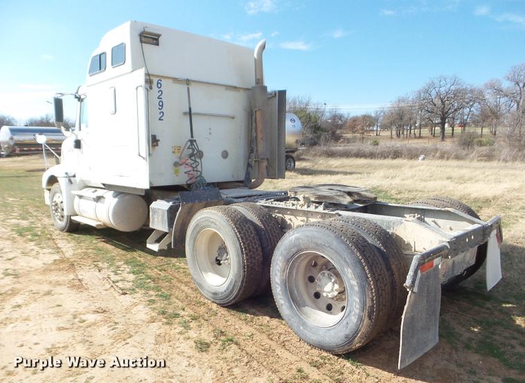 image for item DB2367 2007 International 9400i semi truck