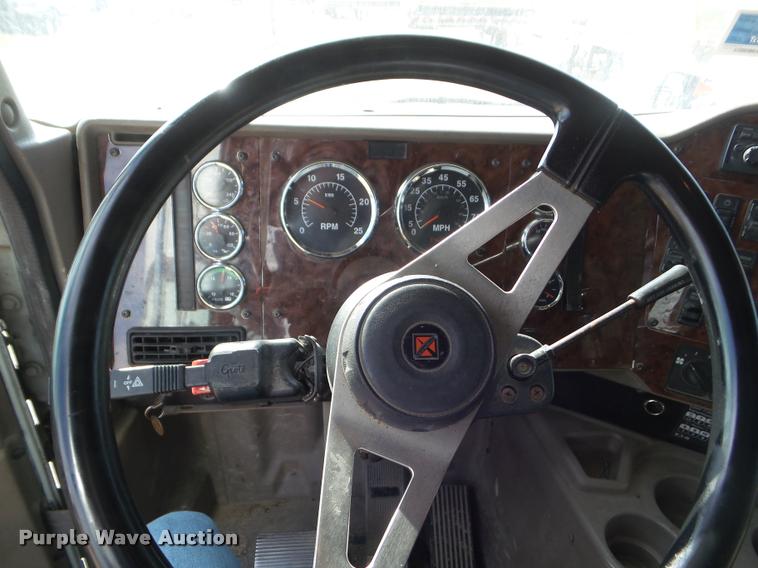 image for item DB2367 2007 International 9400i semi truck