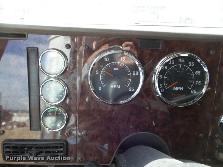 image for item DB2367 2007 International 9400i semi truck