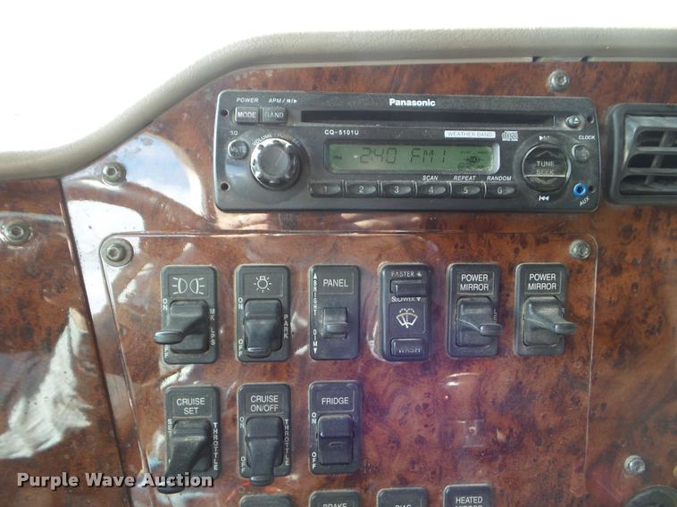 image for item DB2367 2007 International 9400i semi truck